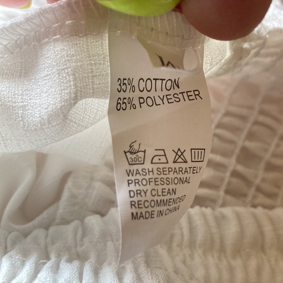 NWOT White harem pants with wide elastic top. - Picture 4 of 5